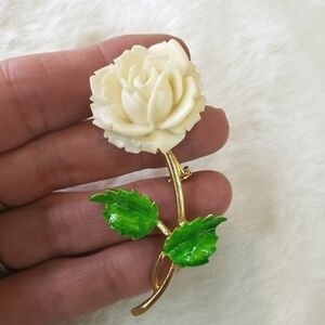 VINTAGE 60s Off White Lucite Rose Enameled gold tone brooch pin